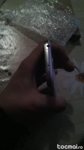Samsung Galaxy S4 alb i9500, display spart