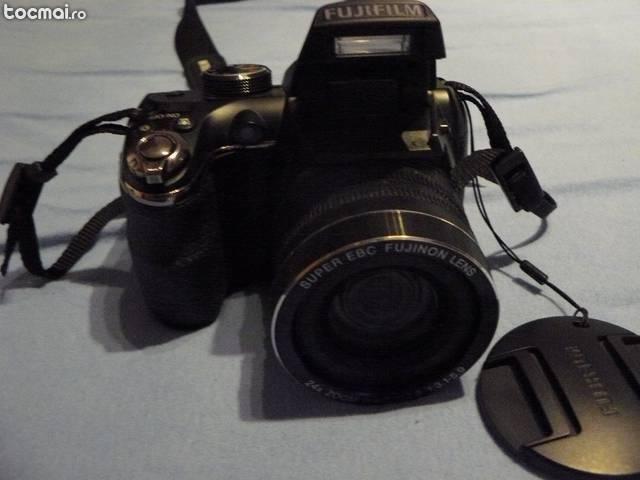 Aparat foto Fujifilm S4200
