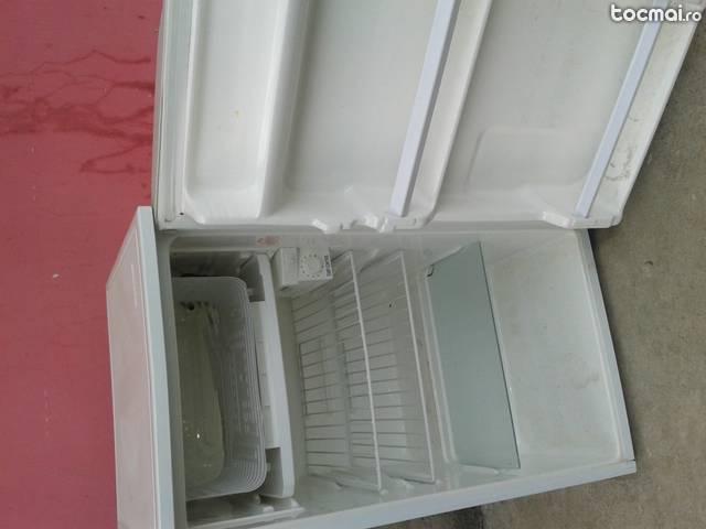 frigider mic LG cu congelator