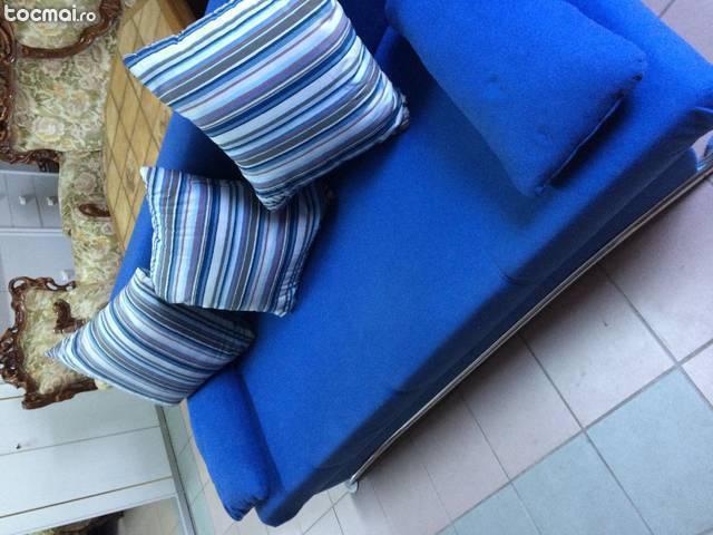 Canapea extensibila albastra