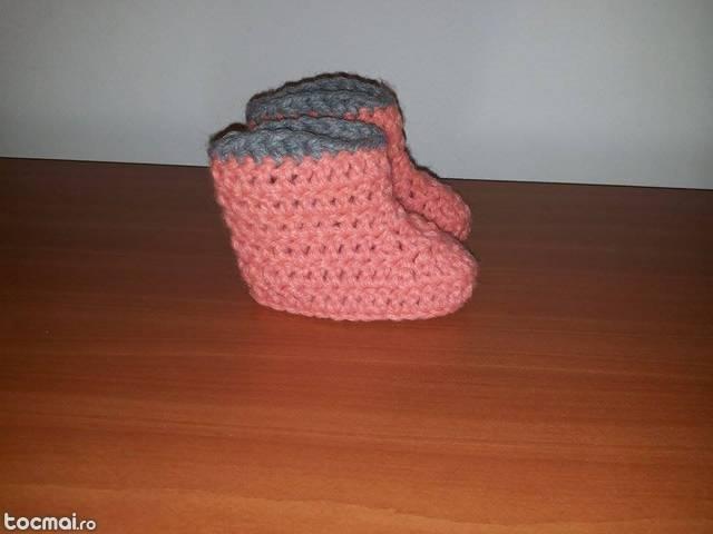 Botine crosetate bebe