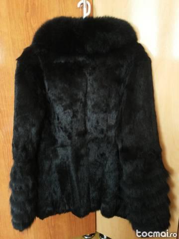 haina blana aproape noua culoare neagra marimea L 42- 44
