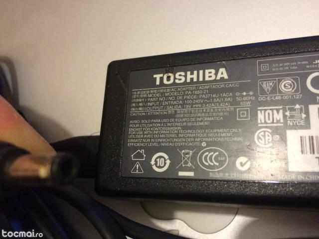 Incarcator laptop toshiba 19V/ 3, 42A 65w original impecabil