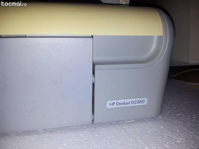 Monitor clasic si imprimanta HP Deskjet D2360
