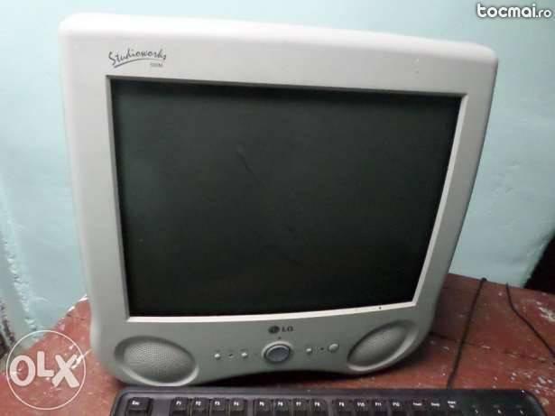 Monitor CRT Lg Studio Works 500M