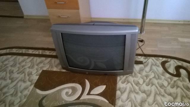 Televizor color Mare 81 cm + telecomanda