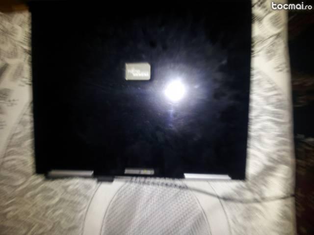 laptop fujitsu siemens amilo M7400