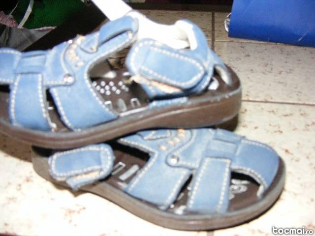 sandale albastre