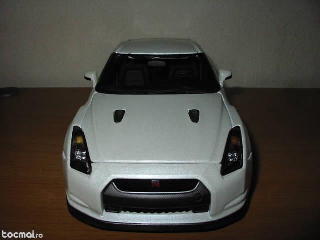 Macheta auto Nissan GT- R 2009 scara 1: 18