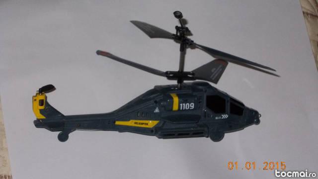 mini elicopter telecomandat IR , defect, pentru piese