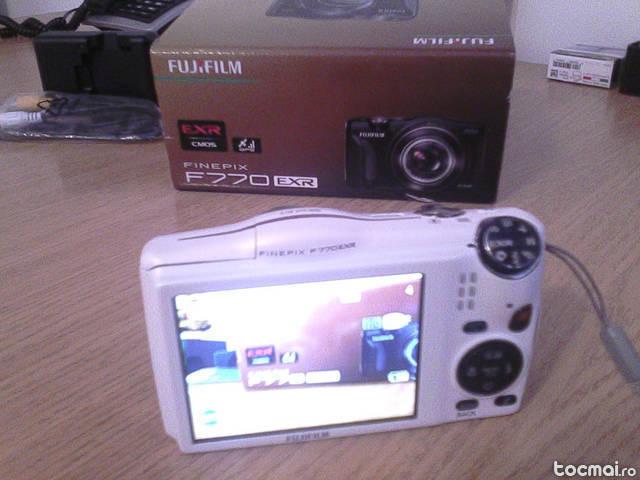 Camera Foto Fujifilm Finepix F770EXR, pachet complet