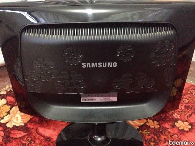Monitor samsung 733 lcd impecabil