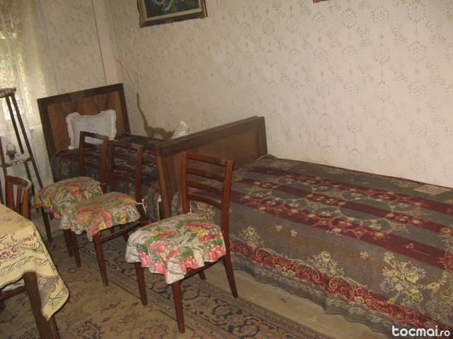 Dormitor lemn de nuc