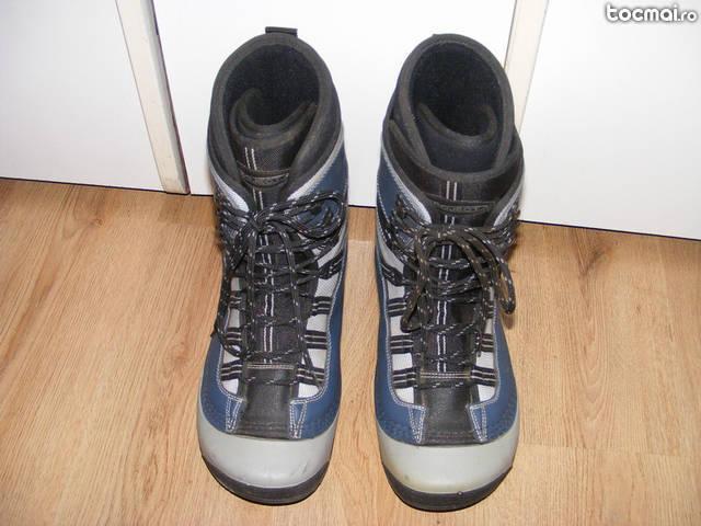 Boots snowboard marca Project marimea 45, 46