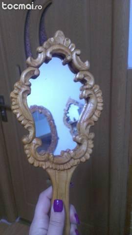 Oglinda cu rama sculptata manual din lemn de tei