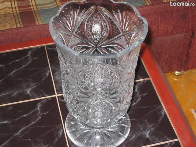 vaza masiva de cristal