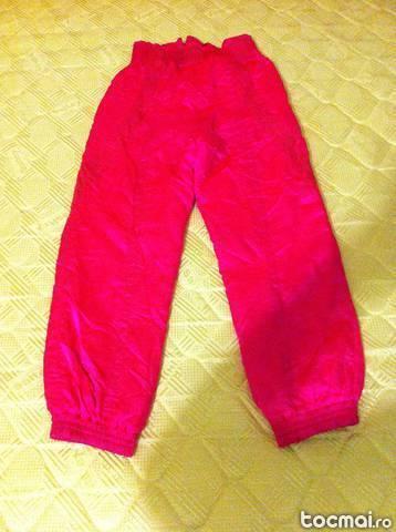 Pantaloni de ski . . . de dama culoare roz .