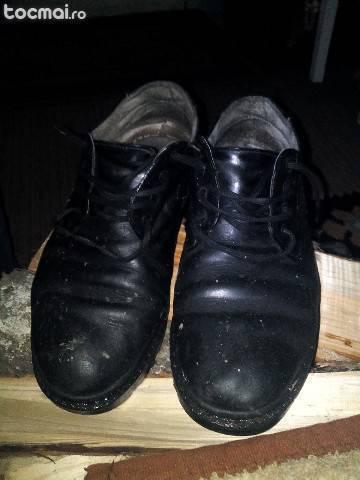 Pantofi de protectia muncii