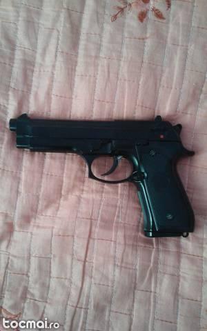 pistol airsoft Beretta