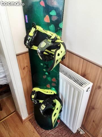 Placa snowboard Hostile 148 + legaturi Drake