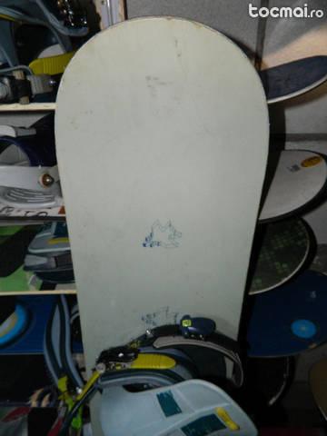 Snowboard burton 145cm cu legaturi
