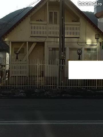 Casa demontabila din lemn
