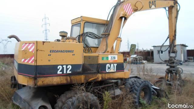 Excavator Caterpillar 212