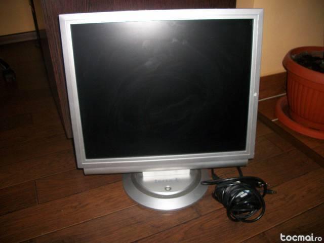 Monitor de 19 , 48 cm diagonala