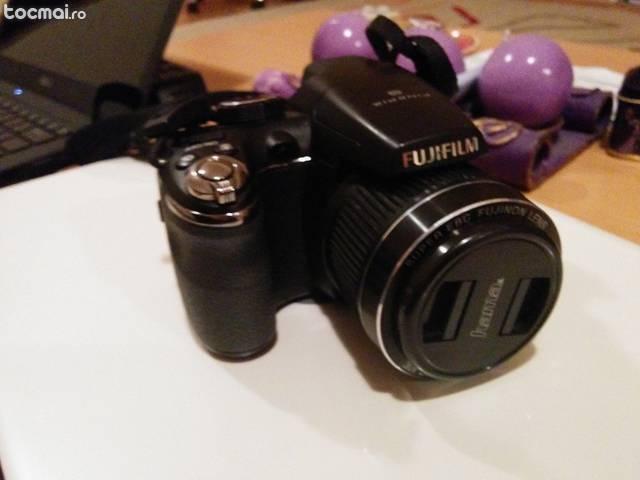 Aparat foto compact Fujifilm S4000