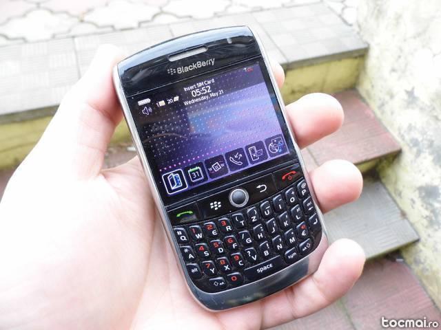 blackberry 8900