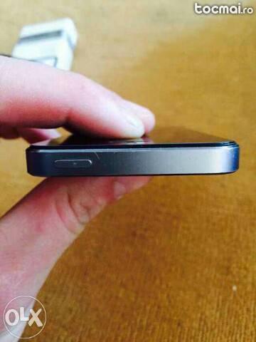 iPhone 5s, black, neverlocked.