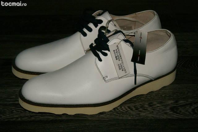 Pantofi albi din piele naturala