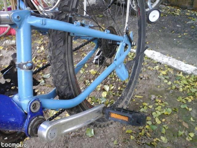 bicicleta cu amortizoare