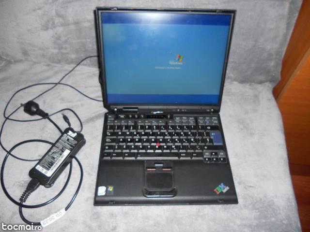 Laptop IBM ThinkPad T30
