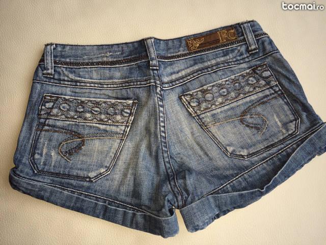 Pantaloni scurti Fox