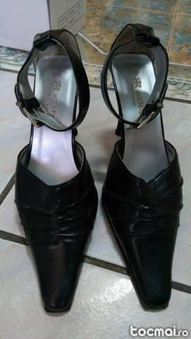 Pantofi dama Rochas