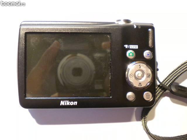 Nikon S220