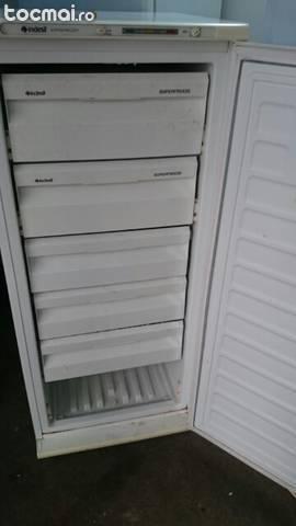 Congelator marca indesit cu 6 sertare