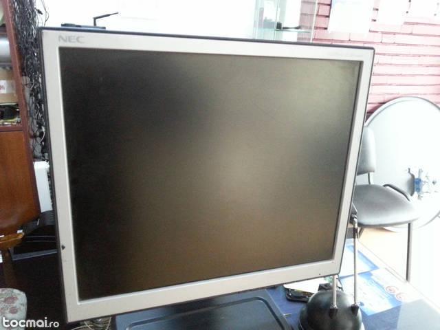 Monitor LCD 19