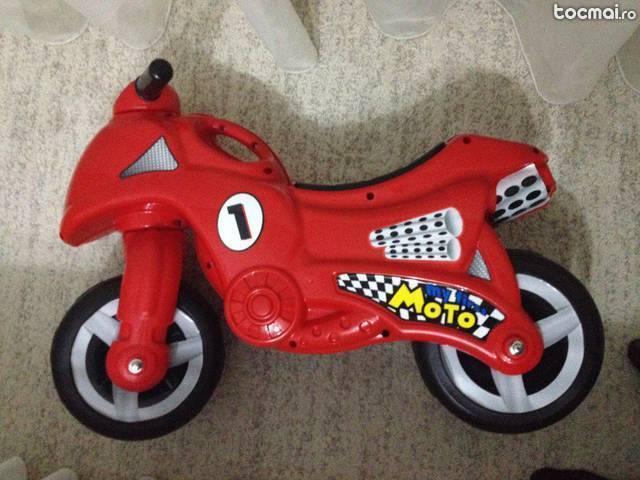 Motoreta de impins fara pedale pentru copii My First Moto