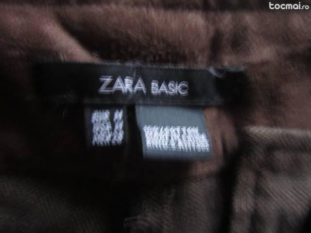 Pantaloni treisferturi Zara