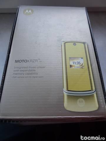 Telefon mobil Motorola KRZR K1 la cutie + Bonus