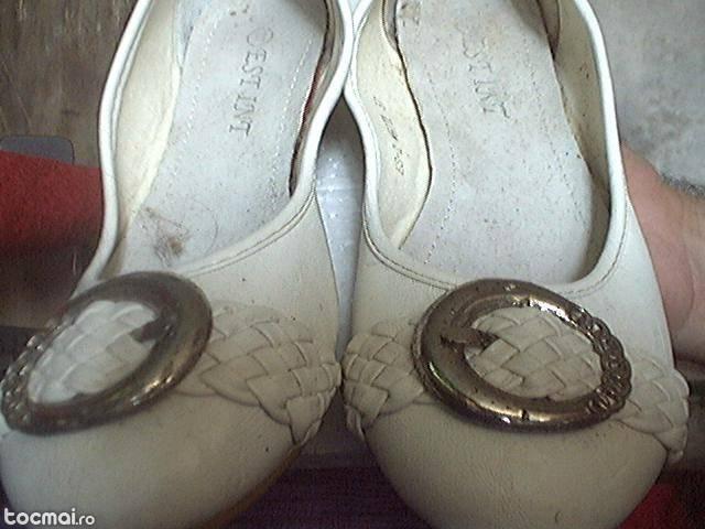 pantofi albi model deosebit