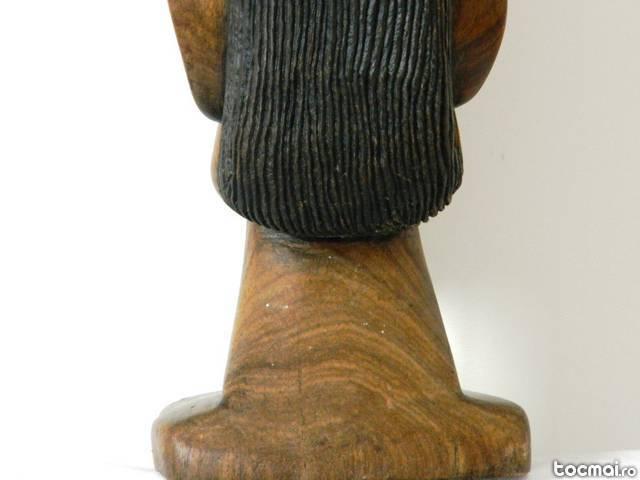 Sculptura de calitate in lemn de nuc