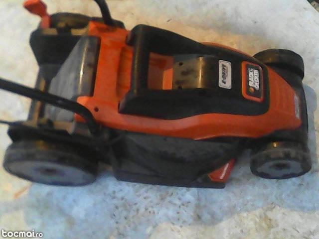 Masina electrica de taiat gazonul black&decker