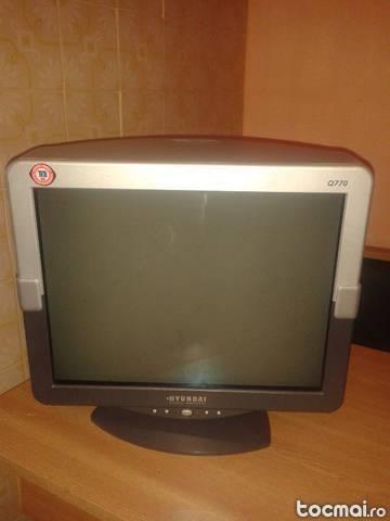 Monitor Hyundai q 770