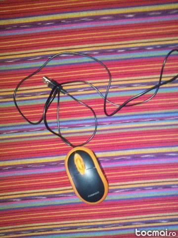 Mouse pe USB