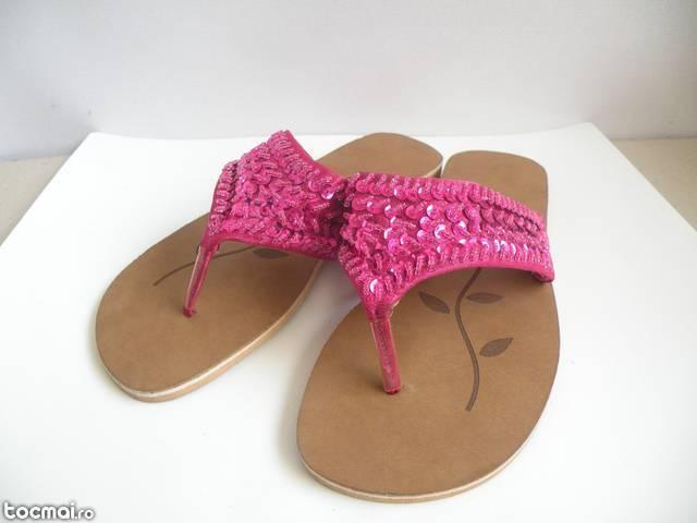 Slapi sandale roz fuchsia