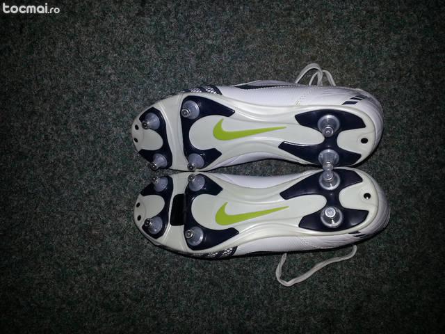 Ghete fotbal nike 90