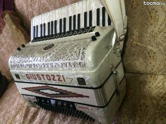 Acordeon giustozzi cassotto